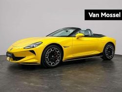 Geel, metallic lak Nieuw 2025 MG Cyberster Trophy Cabriolet | € 66.949