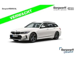 Wit Gebruikt 2024 BMW 330e M Sport Stationwagen | € 49.875 (Super prijs)