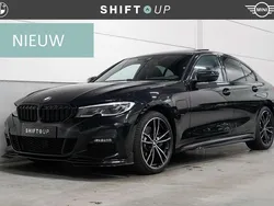Zwart, metallic lak Gebruikt 2021 BMW 330e M Sport Sedan | € 39.940 (Iets duurder)