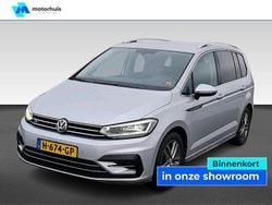 Grijs Gebruikt 2019 VW Touran Highline MPV | € 25.950 (Eerlijke prijs)