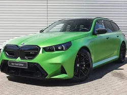 Groen Nieuw 2025 BMW M5 Stationwagen | € 173.087 (Eerlijke prijs)