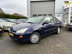 Blauw Gebruikt 1999 Ford Focus Ghia Sedan | € 999 (Eerlijke prijs)