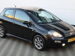 Zwart (metallic) Gebruikt 2012 Fiat Punto Evo Dynamic Hatchback | € 2.445 (Eerlijke prijs)
