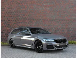 Grijs Gebruikt 2022 BMW 530e M Sport Stationwagen | € 47.950 (Duur)