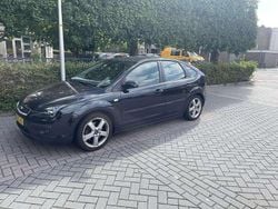 Zwart Gebruikt 2006 Ford Focus Hatchback | € 1.600 (Eerlijke prijs)