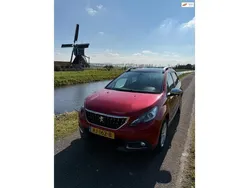 Rood Gebruikt 2017 Peugeot 2008 Allure SUV | € 11.500 (Eerlijke prijs)