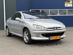 Grijs Gebruikt 2002 Peugeot 206 CC Cabriolet | € 1.750 (Eerlijke prijs)