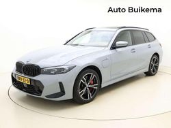 Grijs Gebruikt 2024 BMW 330e M Sport Stationwagen | € 63.500