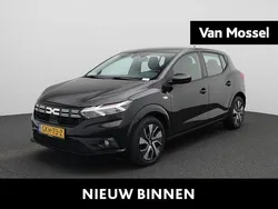 Zwart Gebruikt 2024 Dacia Sandero Expression Hatchback | € 18.440 (Eerlijke prijs)