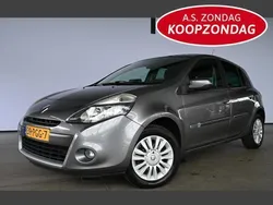 Grijs Gebruikt 2011 Renault Clio II Collection Hatchback | € 2.940 (Eerlijke prijs)