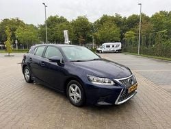 Blauw Gebruikt 2019 Lexus CT200h Hatchback | € 14.950 (Eerlijke prijs)