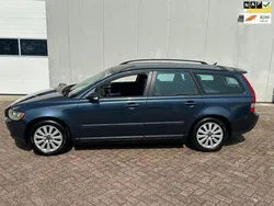 Blauw Gebruikt 2004 Volvo V50 Momentum Stationwagen | € 3.450 (Eerlijke prijs)