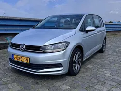 Grijs Gebruikt 2016 VW Touran Trendline MPV | € 14.750 (Goede deal)