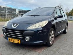 Blauw Gebruikt 2008 Peugeot 307 Premium Stationwagen | € 750 (Goede deal)