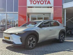 Grijs Gebruikt 2024 Toyota bZ4X Business Edition SUV | € 36.900 (Eerlijke prijs)