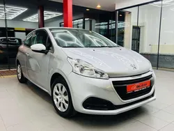 Zilver Gebruikt 2018 Peugeot 208 Hatchback | € 7.950 (Eerlijke prijs)