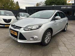 Grijs Gebruikt 2011 Ford Focus Titanium Sedan | € 7.450 (Eerlijke prijs)