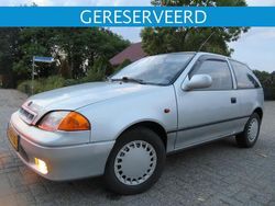 Grijs Gebruikt 2000 Suzuki Swift GLS Hatchback | € 695