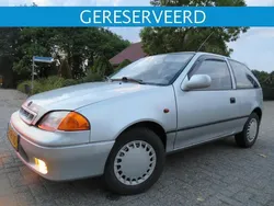 Grijs Gebruikt 2000 Suzuki Swift GLS Hatchback | € 695