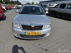 Grijs Gebruikt 2011 Skoda Octavia Elegance Stationwagen | € 2.450 (Goede deal)