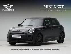 Zwart Gebruikt 2023 Mini Cooper Essential Hatchback | € 28.950