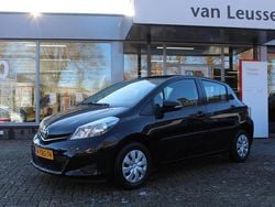 Zwart Gebruikt 2014 Toyota Yaris Hatchback | € 9.400 (Eerlijke prijs)