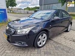 Zwart Gebruikt 2010 Chevrolet Cruze LT Sedan | € 2.999 (Eerlijke prijs)