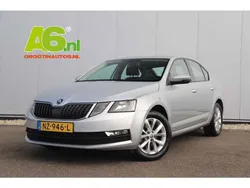 Brilliant silver metallic (grijs metallic) Gebruikt 2017 Skoda Octavia Business Line Sedan | € 13.900 (Goede deal)