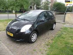 Zwart Gebruikt 2007 Toyota Yaris Hatchback | € 2.450 (Eerlijke prijs)