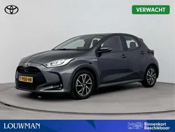 Grijs Gebruikt 2021 Toyota Yaris Hybrid Limited Hatchback | € 20.945 (Eerlijke prijs)