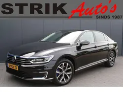 Zwart, metallic lak Gebruikt 2017 VW Passat Highline Sedan | € 11.349 (Super prijs)