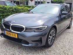 Grijs Gebruikt 2021 BMW 330e Executive Stationwagen | € 28.999 (Goede deal)