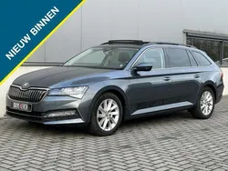 Grijs Gebruikt 2020 Skoda Superb Stationwagen | € 25.995 (Eerlijke prijs)