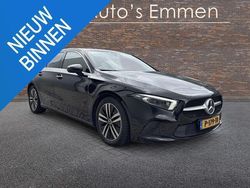 Zwart Gebruikt 2022 Mercedes A200 Hatchback | € 24.999 (Goede deal)