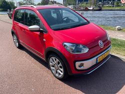 Rood Gebruikt 2014 VW cross up! Hatchback | € 4.950 (Eerlijke prijs)