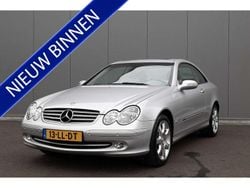 Grijs, metallic lak Gebruikt 2003 Mercedes CLK320 Elegance Coupé | € 14.999