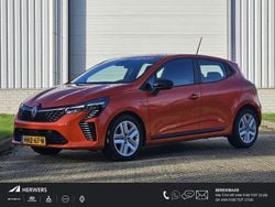 Valenciaoranje Gebruikt 2024 Renault Clio V Hatchback | € 19.985 (Goede deal)