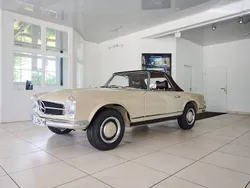 Beige Gebruikt 1966 Mercedes 230 Cabriolet | € 159.900
