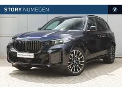 Zwart, metallic lak Gebruikt 2023 BMW X5 M Sport SUV | € 91.450 (Eerlijke prijs)