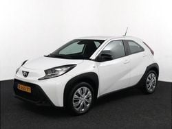 Wit Gebruikt 2024 Toyota Aygo Play Hatchback | € 17.900 (Iets duurder)