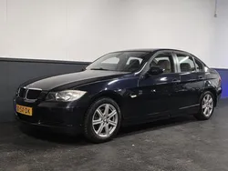 Blauw, metallic lak Gebruikt 2006 BMW 318 Executive Sedan | € 6.450 (Eerlijke prijs)