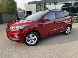 Rood Gebruikt 2019 Ford Kuga ST-Line SUV | € 19.500 (Eerlijke prijs)