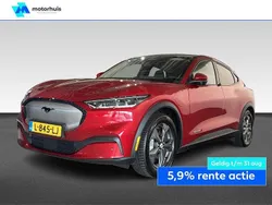 Rood, metallic lak Gebruikt 2021 Ford Mustang Mach-E SUV | € 24.430 (Eerlijke prijs)