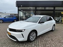 Wit Nieuw 2025 Opel Astra Business Edition Hatchback | € 37.145