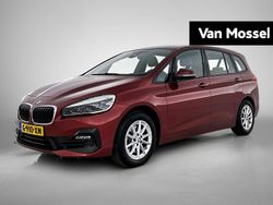 Rood Gebruikt 2020 BMW 218 Executive Stationwagen | € 19.900 (Super prijs)