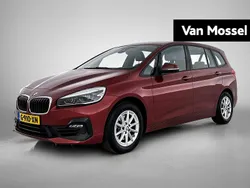Rood Gebruikt 2020 BMW 218 Executive Stationwagen | € 20.900 (Super prijs)