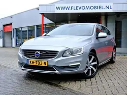Grijs, metallic lak Gebruikt 2016 Volvo V60 Stationwagen | € 8.250 (Goede deal)