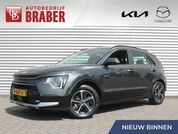 Grijs, metallic lak Gebruikt 2022 Kia Niro SUV | € 29.900 (Eerlijke prijs)