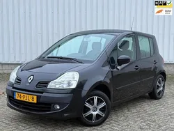 Zwart Gebruikt 2011 Renault Modus Dynamique MPV | € 3.349 (Eerlijke prijs)