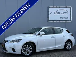 Wit Gebruikt 2017 Lexus CT200h Hatchback | € 16.995 (Eerlijke prijs)